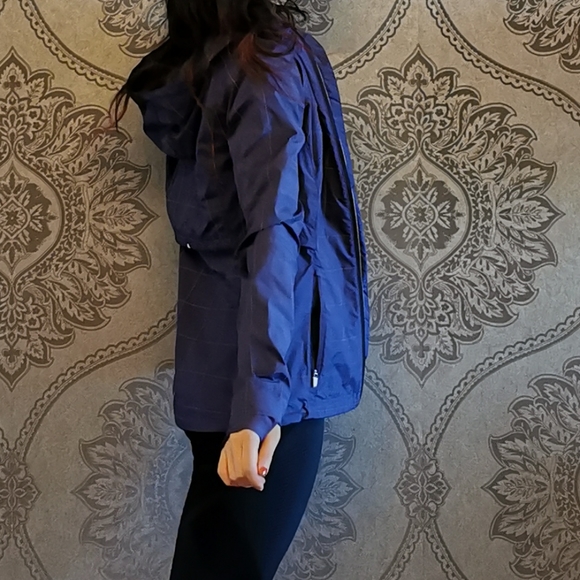 Sweaty Betty running jacket - Picture 5 of 10